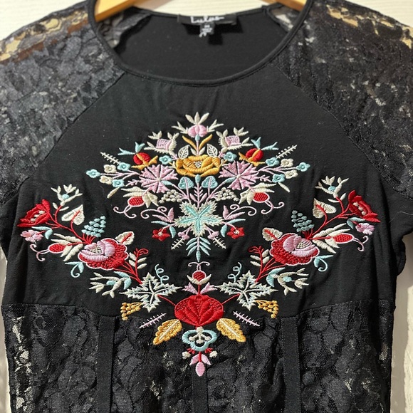 Lulus Black Lace see true top size Medium - Picture 2 of 15